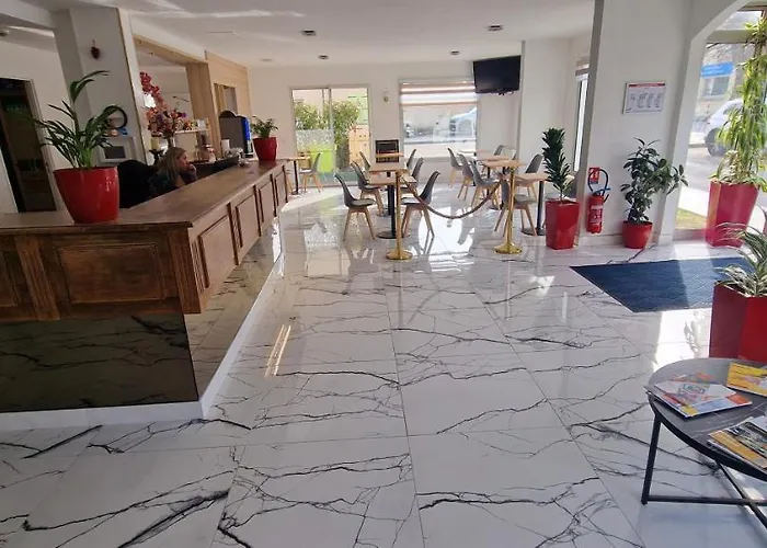 Kyriad Direct Arpajon