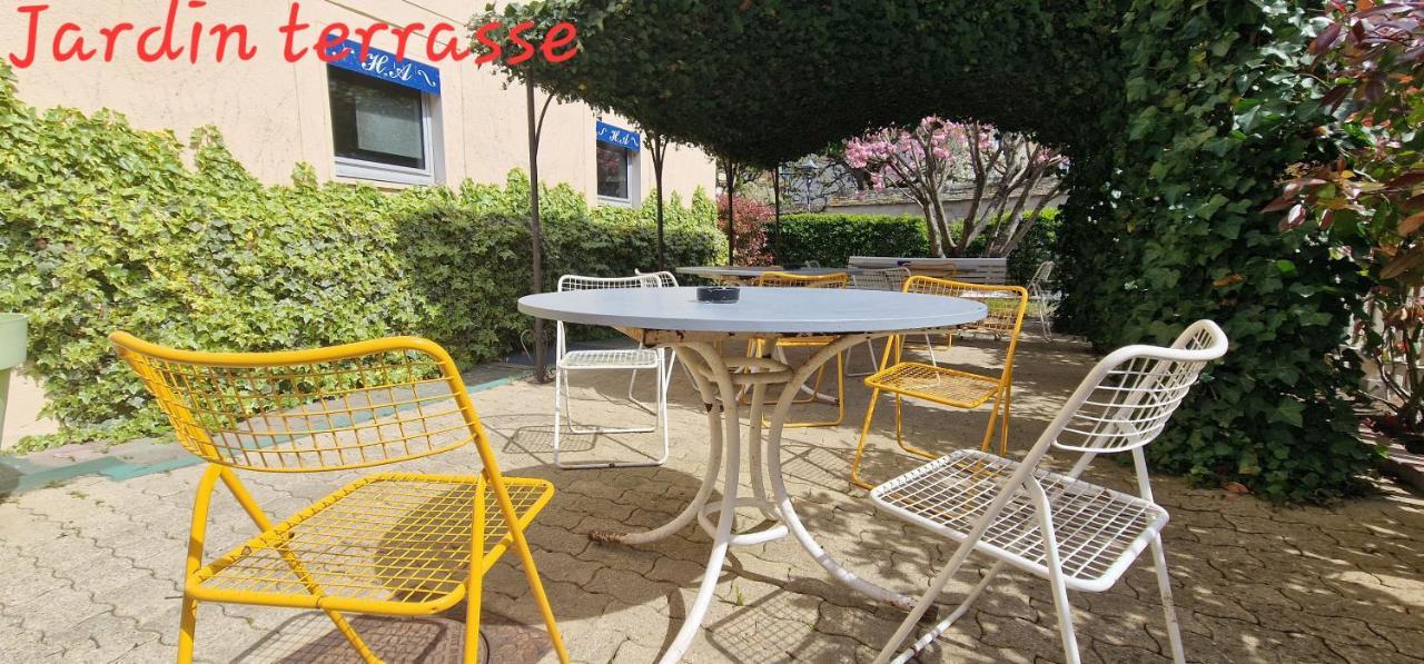 Kyriad Direct Hotel 2*